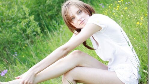 Amour Angels – Ameli Posing Outdoors